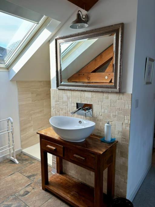 Mawnan Smith Little Bream - Pretty Cosy Cottage, Sea Views, Walk To The Beach מראה חיצוני תמונה